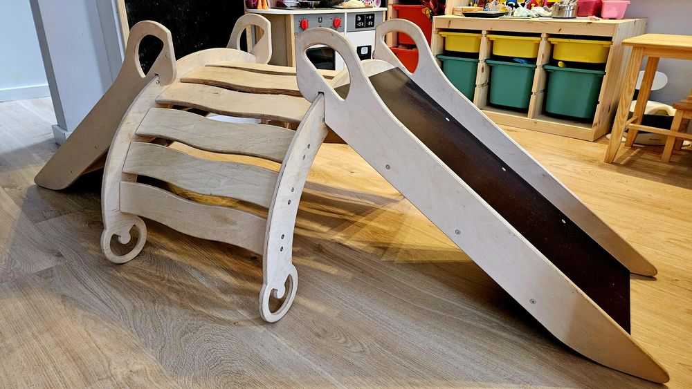 Bujak Drewniany ze zjeżdżalnią oraz ścianką wspinaczkową