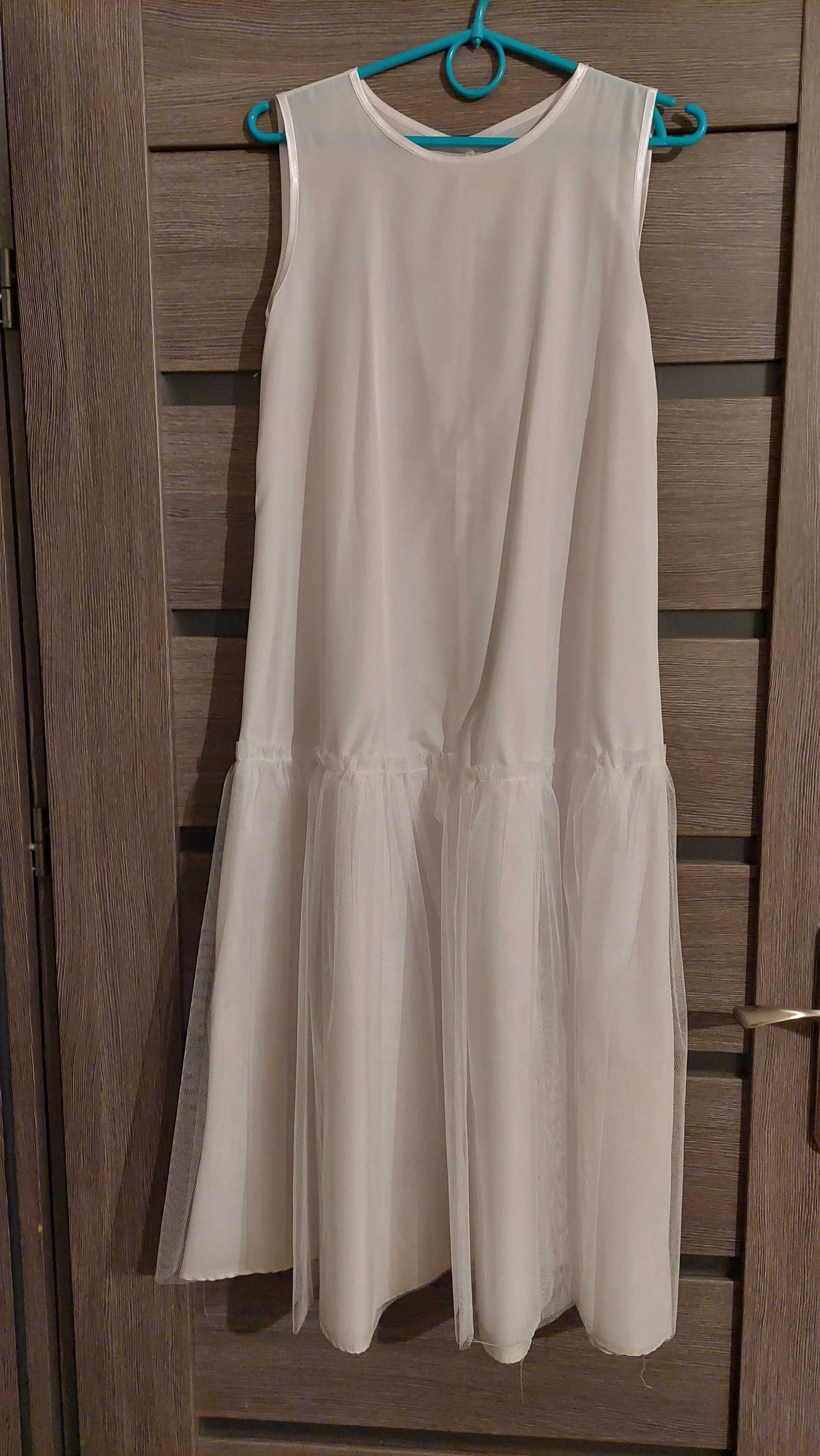 Sukienka -alba komunijna z wianuszkiem i butami w komplecie