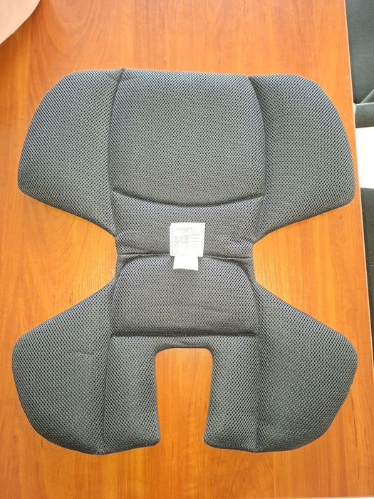 Wkładka do fotelika dziecięcego Maxi Cosi Pearl Pro2 - czarna