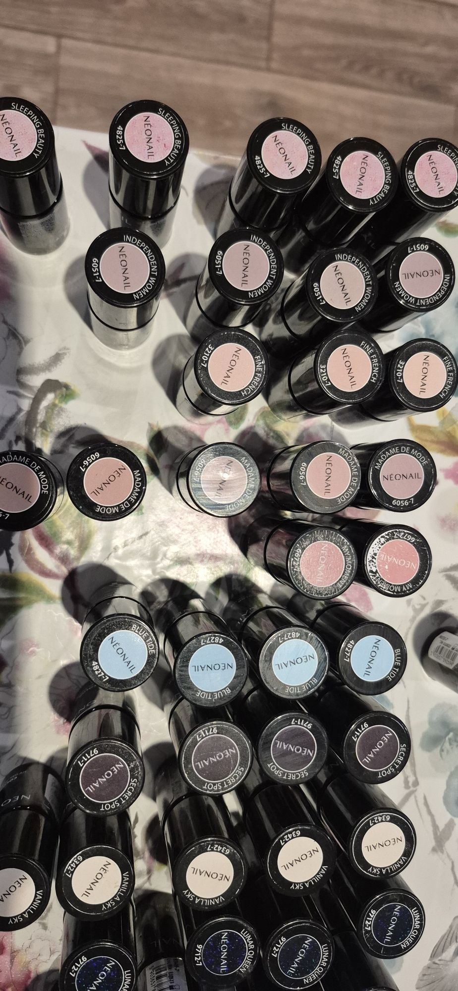 Lakiery neonail  Nowe