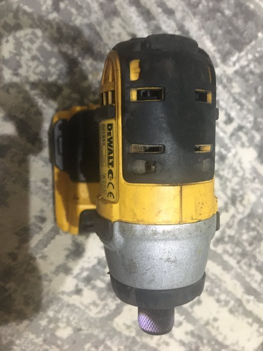 Гайковерт DeWalt DCF 885