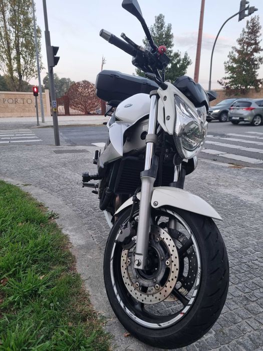 Yamaha XJ6 (Carta A2 - 35 kw - deslimitada) 2010