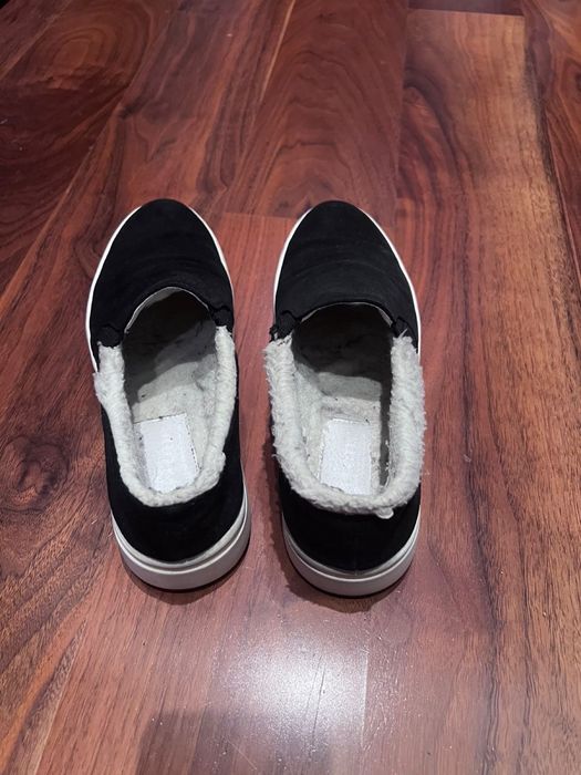 Продам  женские утепленные замшевые слипоны