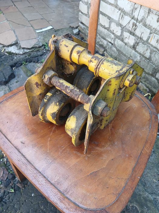 Підвісний механізм для монорельси не використовувався, потужний з СССР