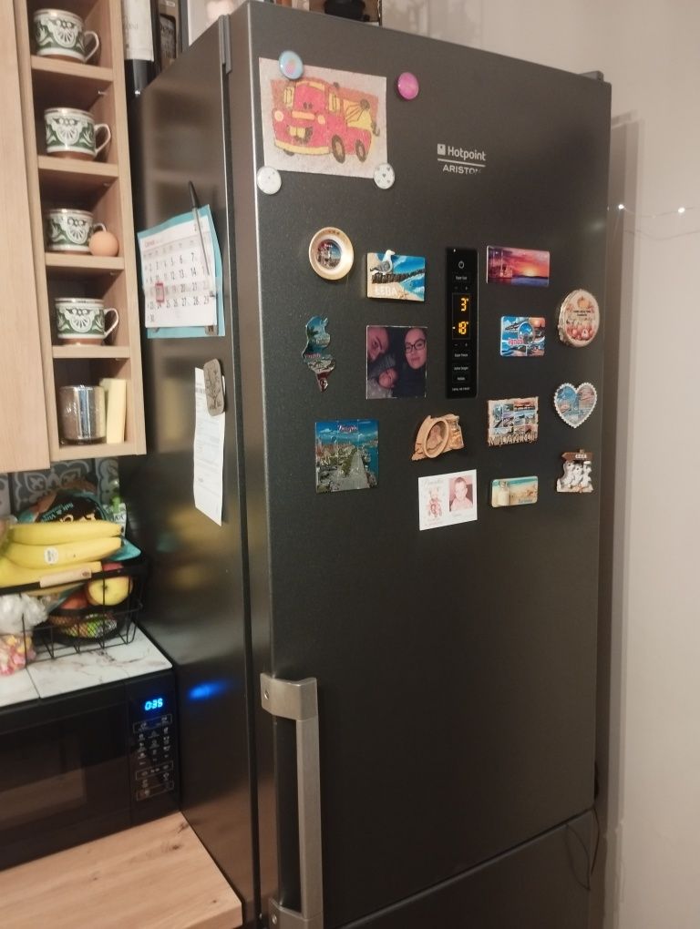 Lodówka HOTPOINT ARISTON 200cm., stan bdb.