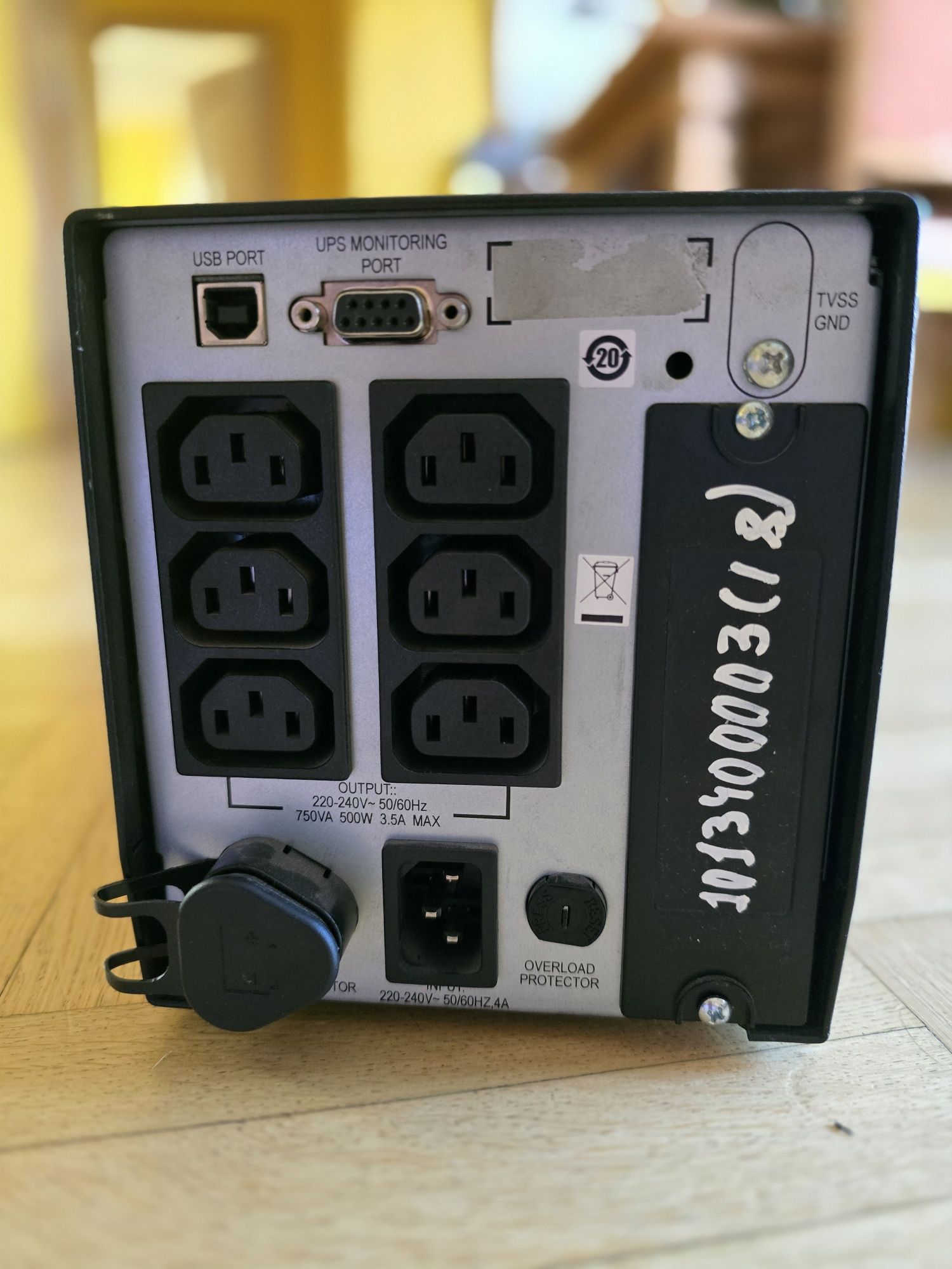 Zasilacz APC Smart-UPS 750