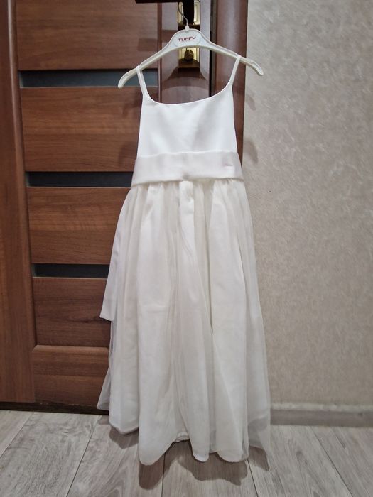 Платье на прокат  продажу на 5-8лет