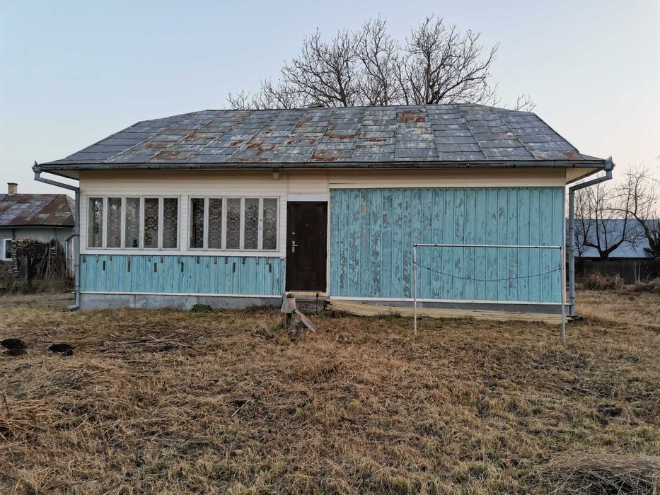 Продається будинок і земельна ділянка