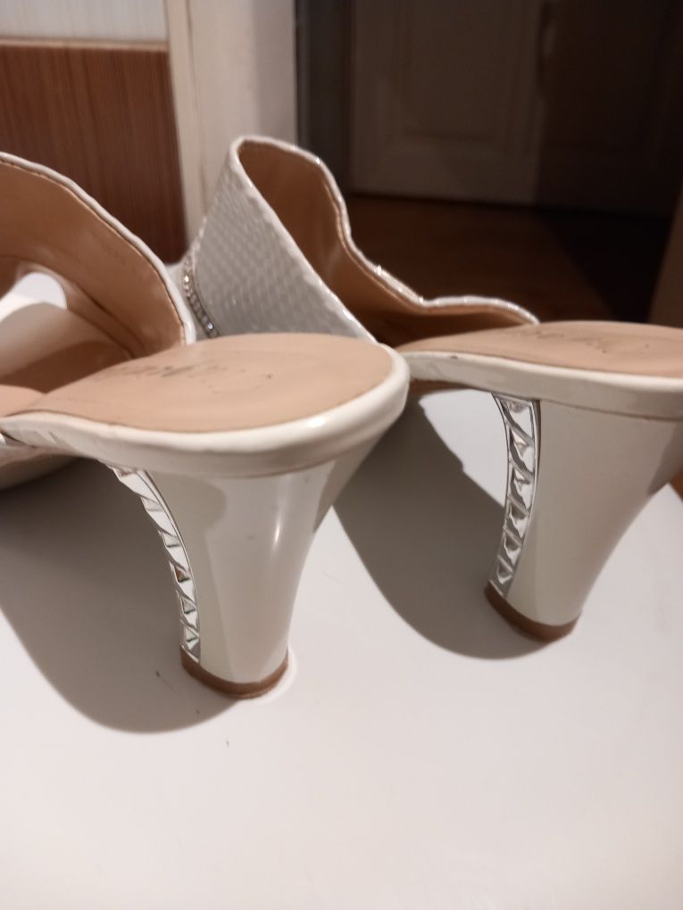 Klapki na obcasie r 37 Ula Giulia, Wysokość obcasa z platformą 8,5 cm