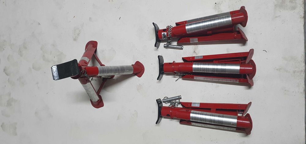 Suportes para colocar carro em suspensão