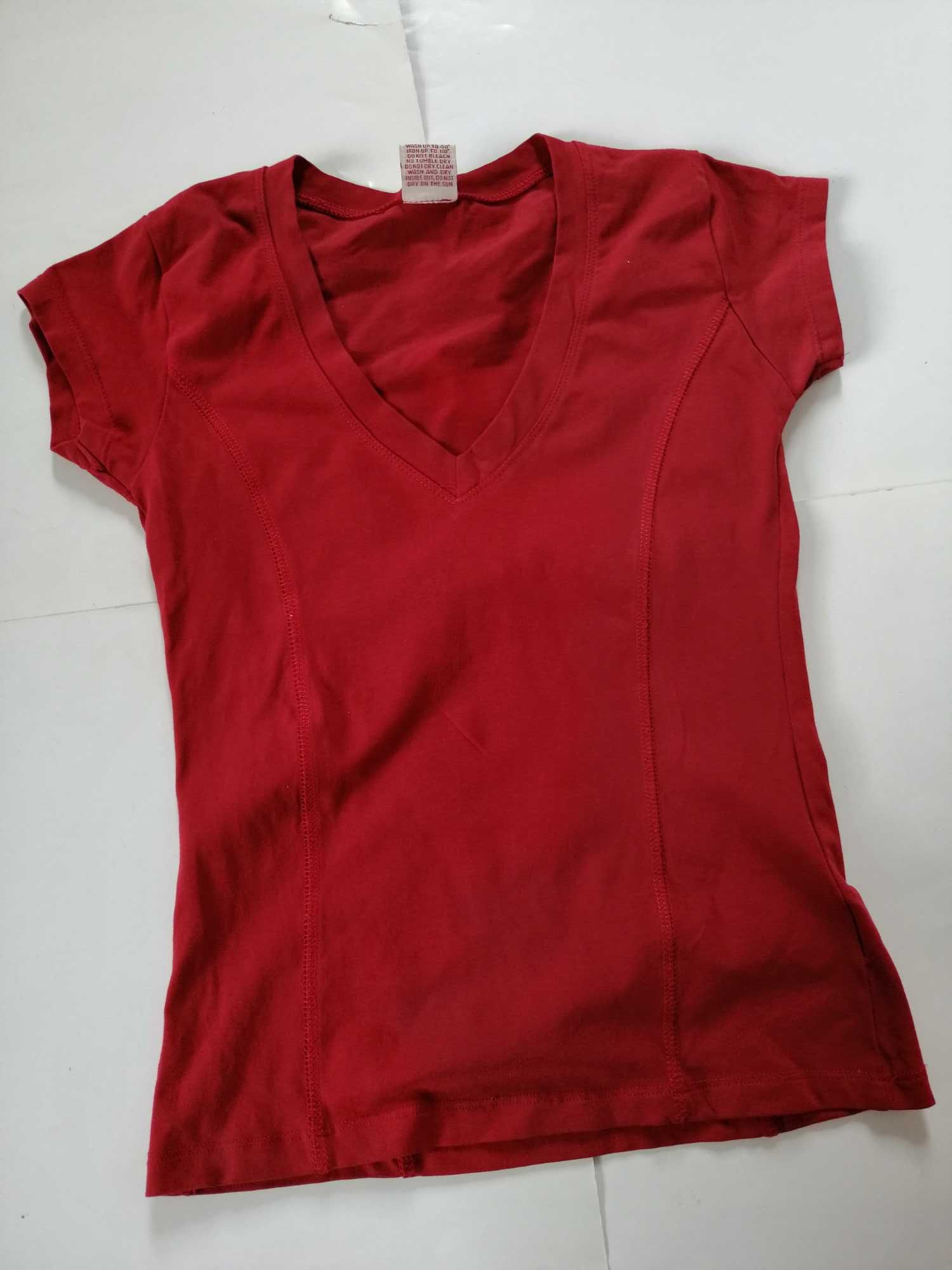Bluzka z krótkim rękawem czerwona dekolt w serek roz. XS / 36