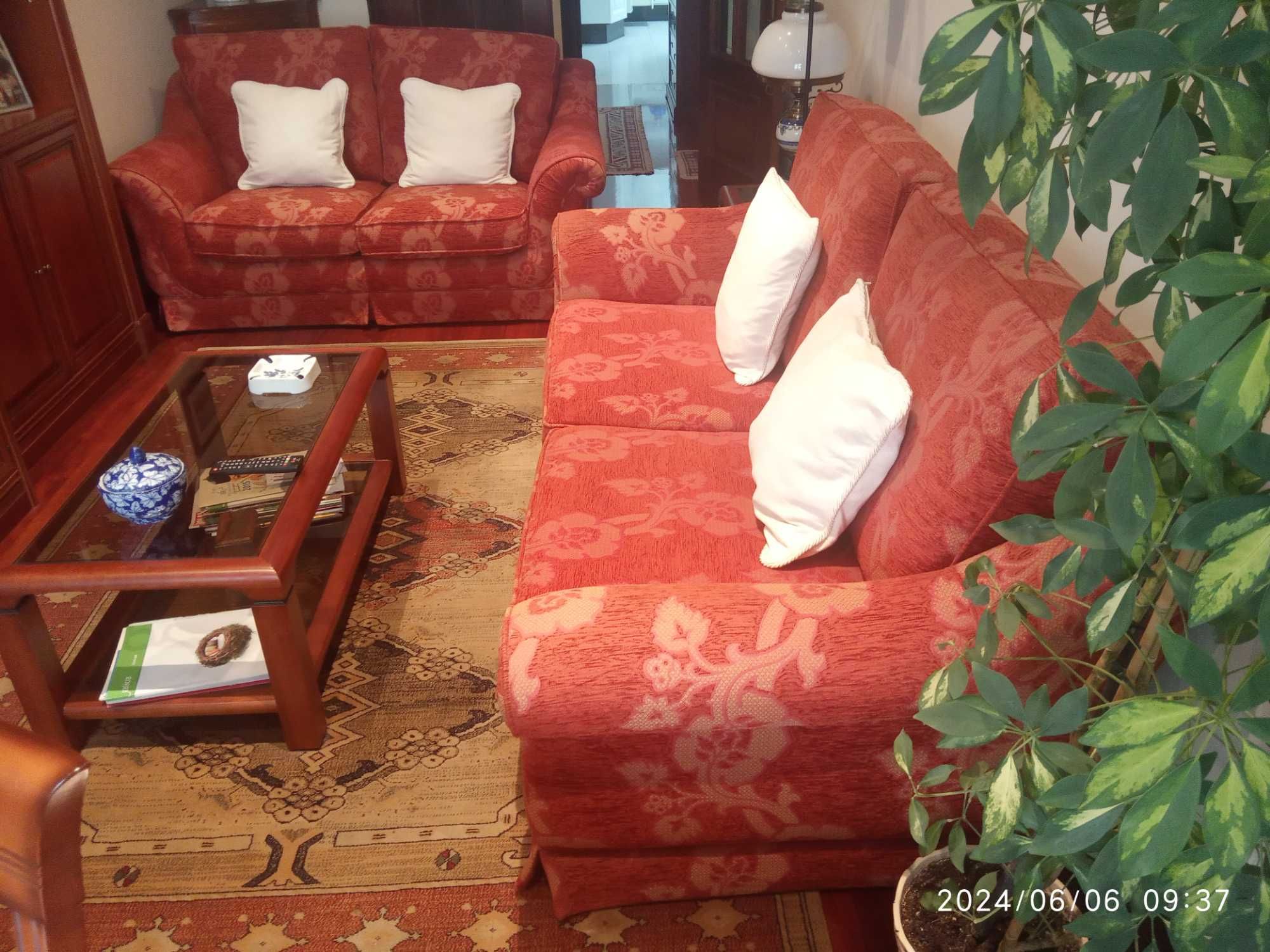 Vendo Conjunto de Sofás 3 e 2 lugares