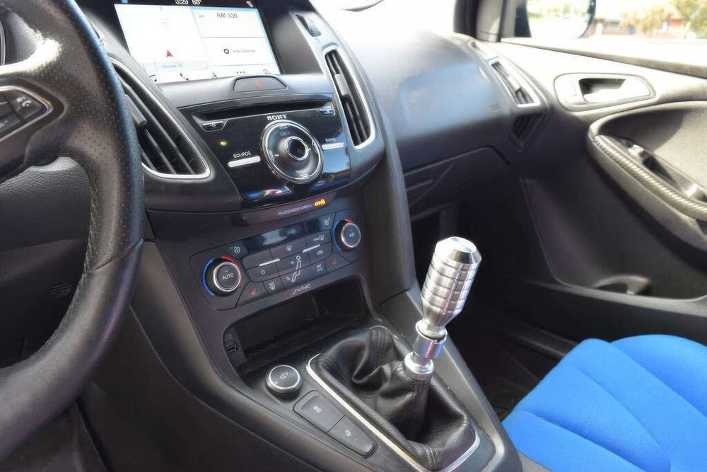 Ford Focus ST      2016