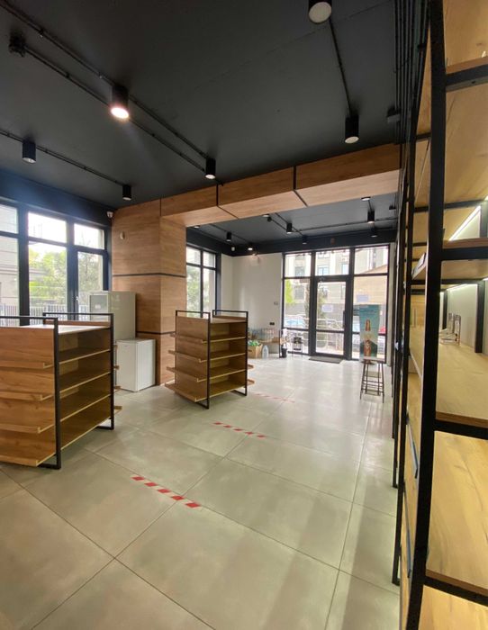 Фасад! торгове приміщення, Кам`янська 6, ЖК Метрополія, Позняки, ключі