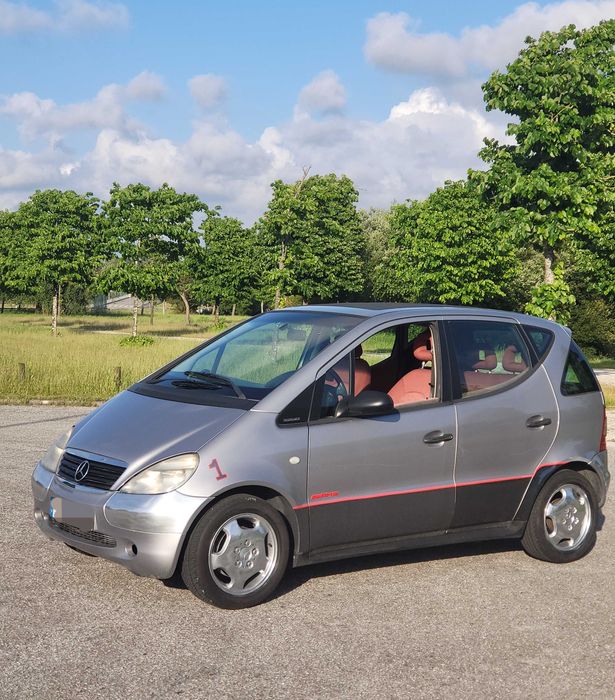Mercedes A-160, em bon estado.