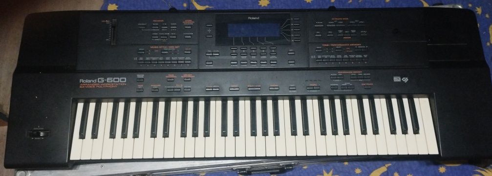 Keyboard Roland  G-600
