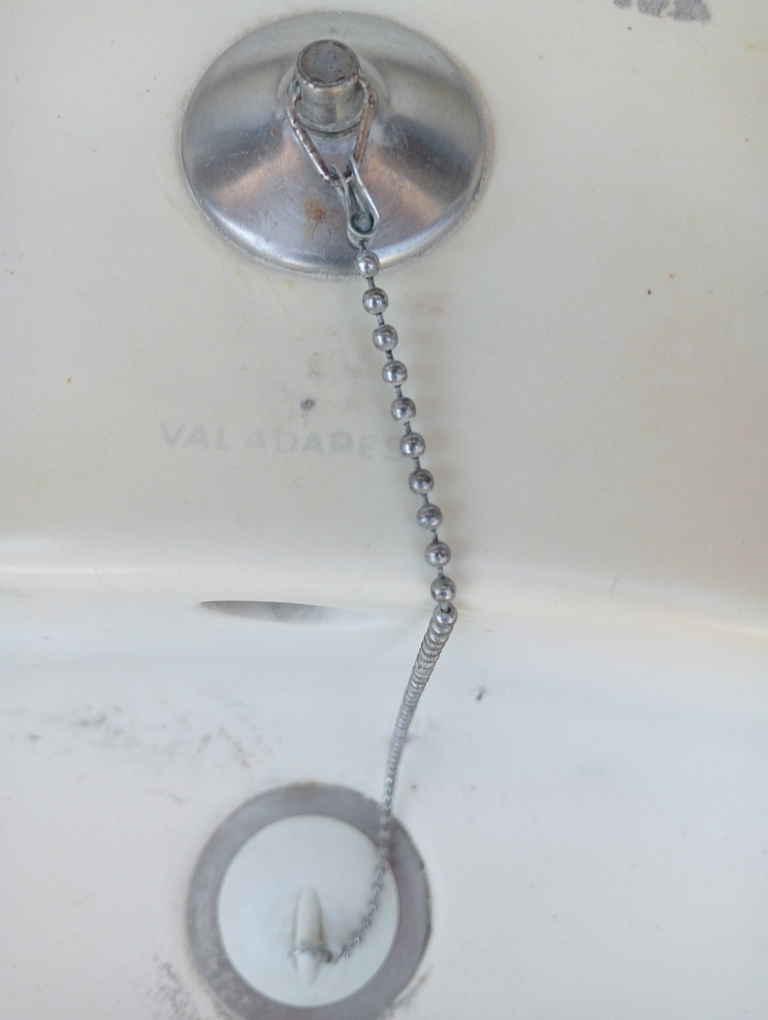 Louça sanitária Valadares em perfeito estado