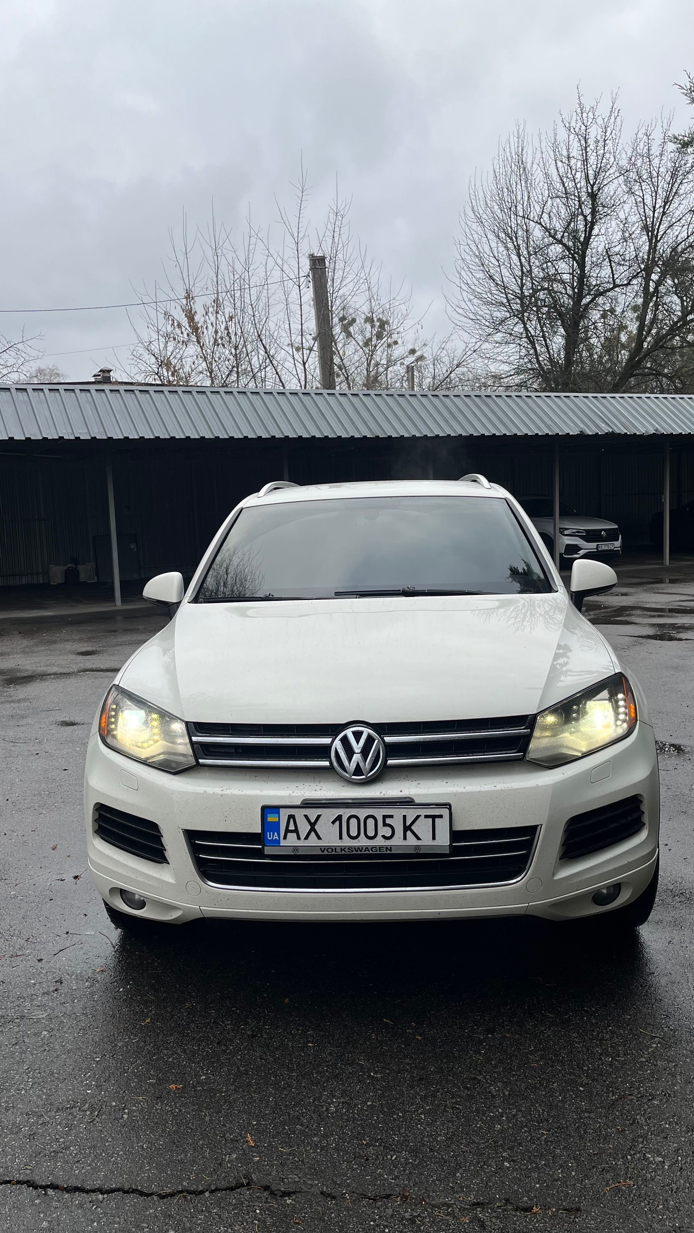 Автомобиль Volkswagen Touareg