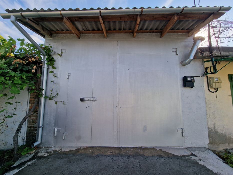 Продается большой капитальный гараж в 9 кооп.