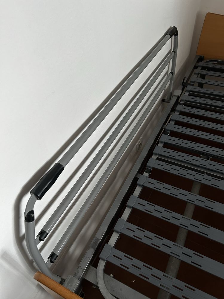 Cama articulada ortopédica com grades