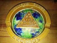Cinzeiro anos 80 do Illiabum Clube