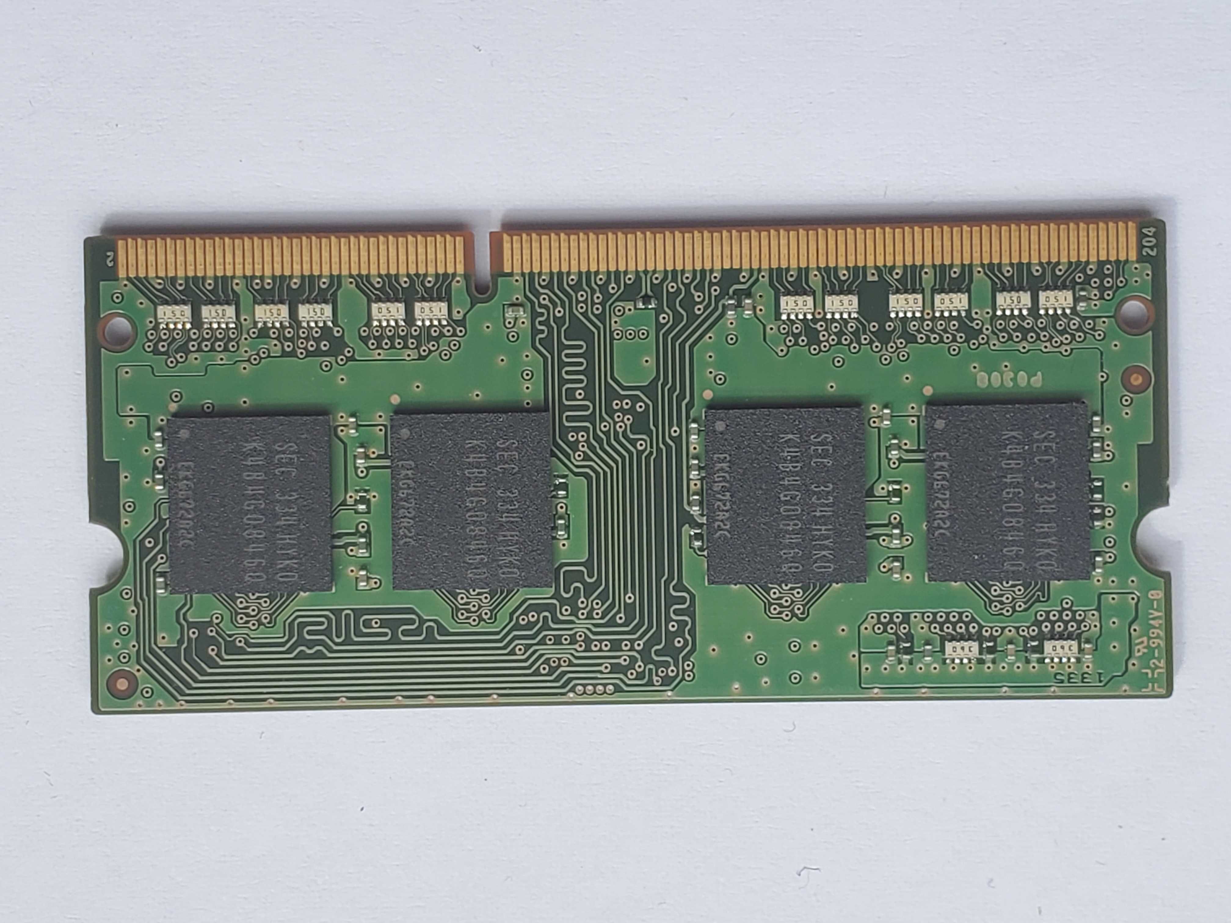 Pamięć DDR3. Dwa moduły po 4Gb = 8Gb.