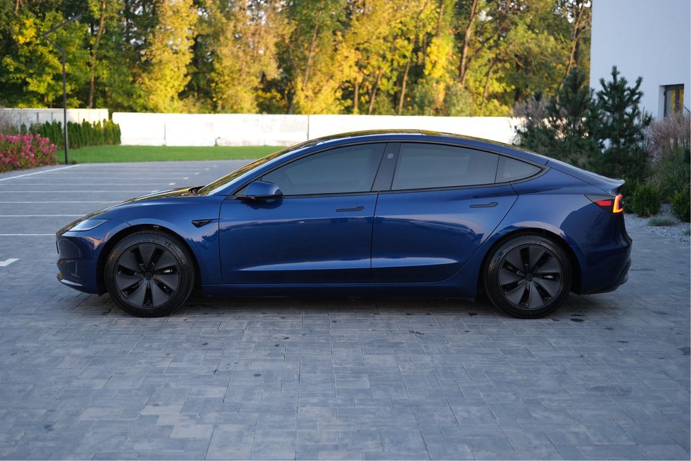 Tesla model 3 Highland