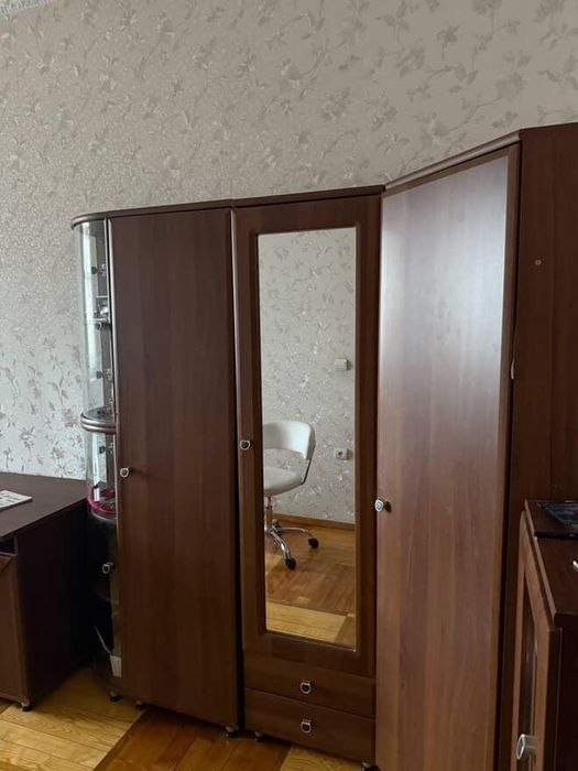 Шафа кутова з комодом