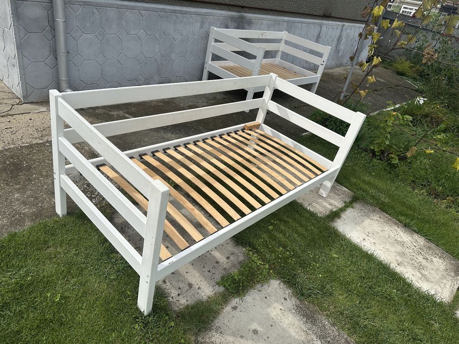 Продам дерев'яне ліжко біле якісне, з шухлядами