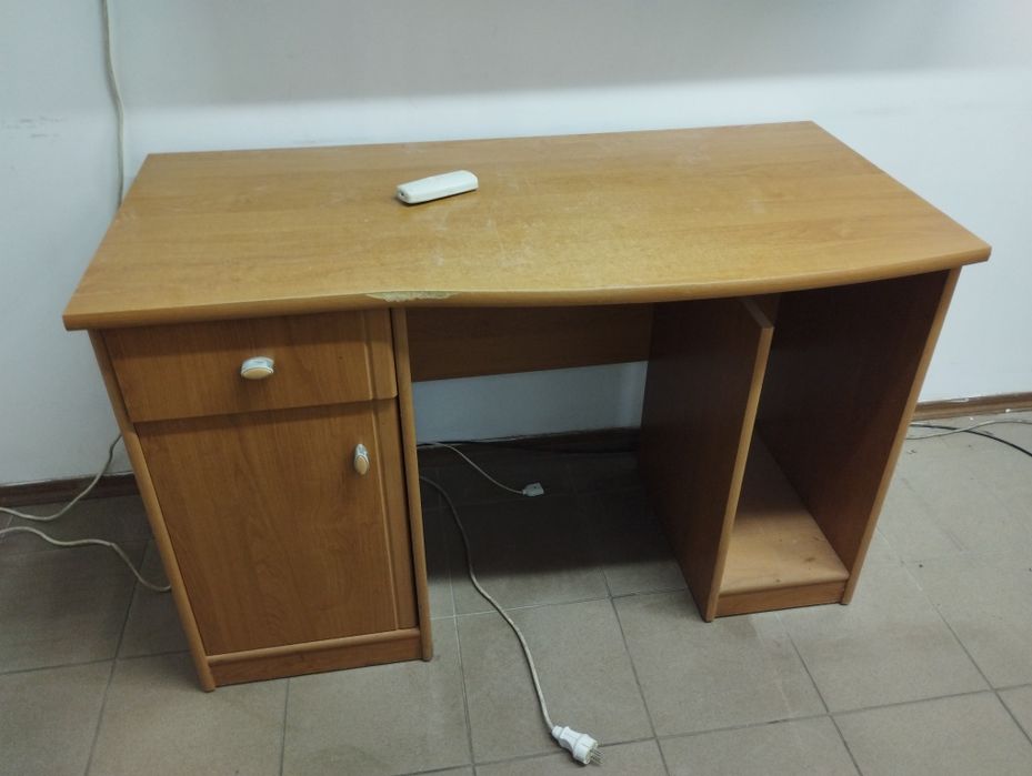 Стіл офісний вживаний