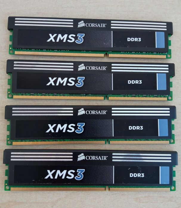 Ігрова оперативна пам'ять для ПК Corsair XMS3 DDR3 16Gb (4x4Gb)