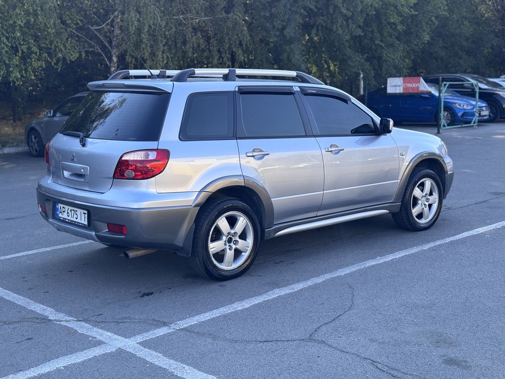 Продам OUTLANDER 2.4 4x4 на АКПП в отличном состоянии!!!
