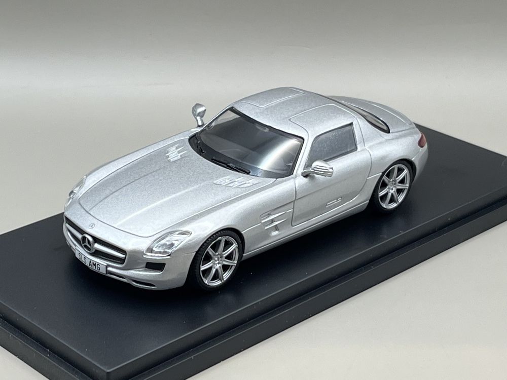 Model 1:43 Mercedes-Benz SLS AMG