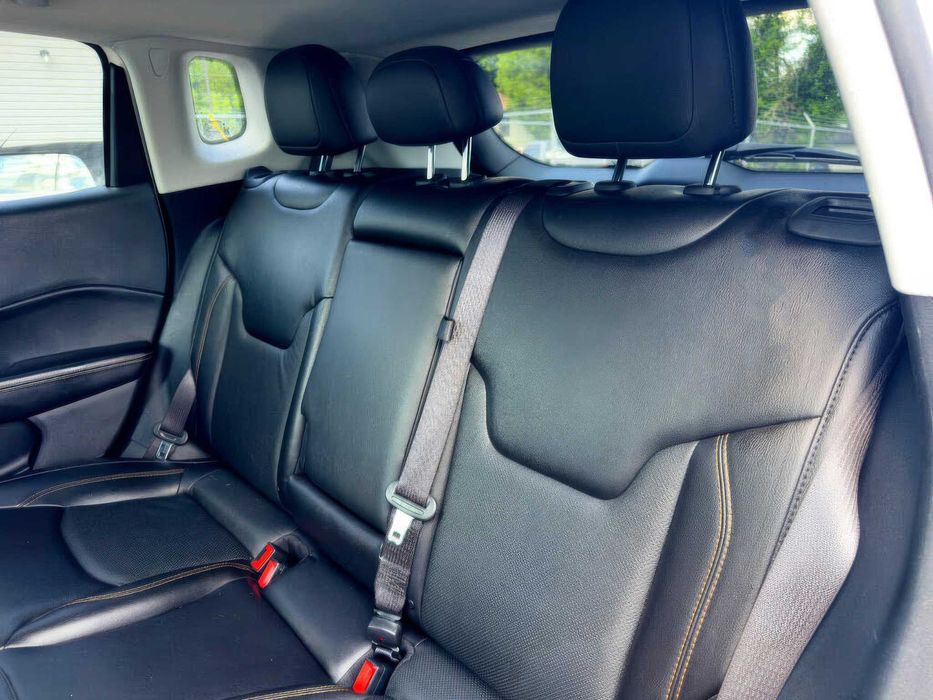 Jeep Compass      2021