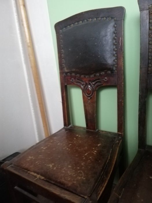 Dwa secesyjne krzesła