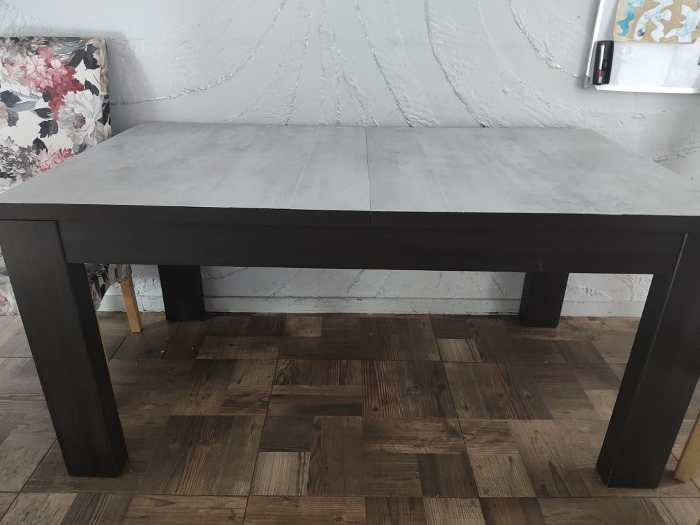 Stòł 90 x160 rozkładany 90x200 plus 3 krzesła