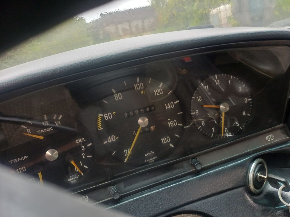 Mercedes w123 300d