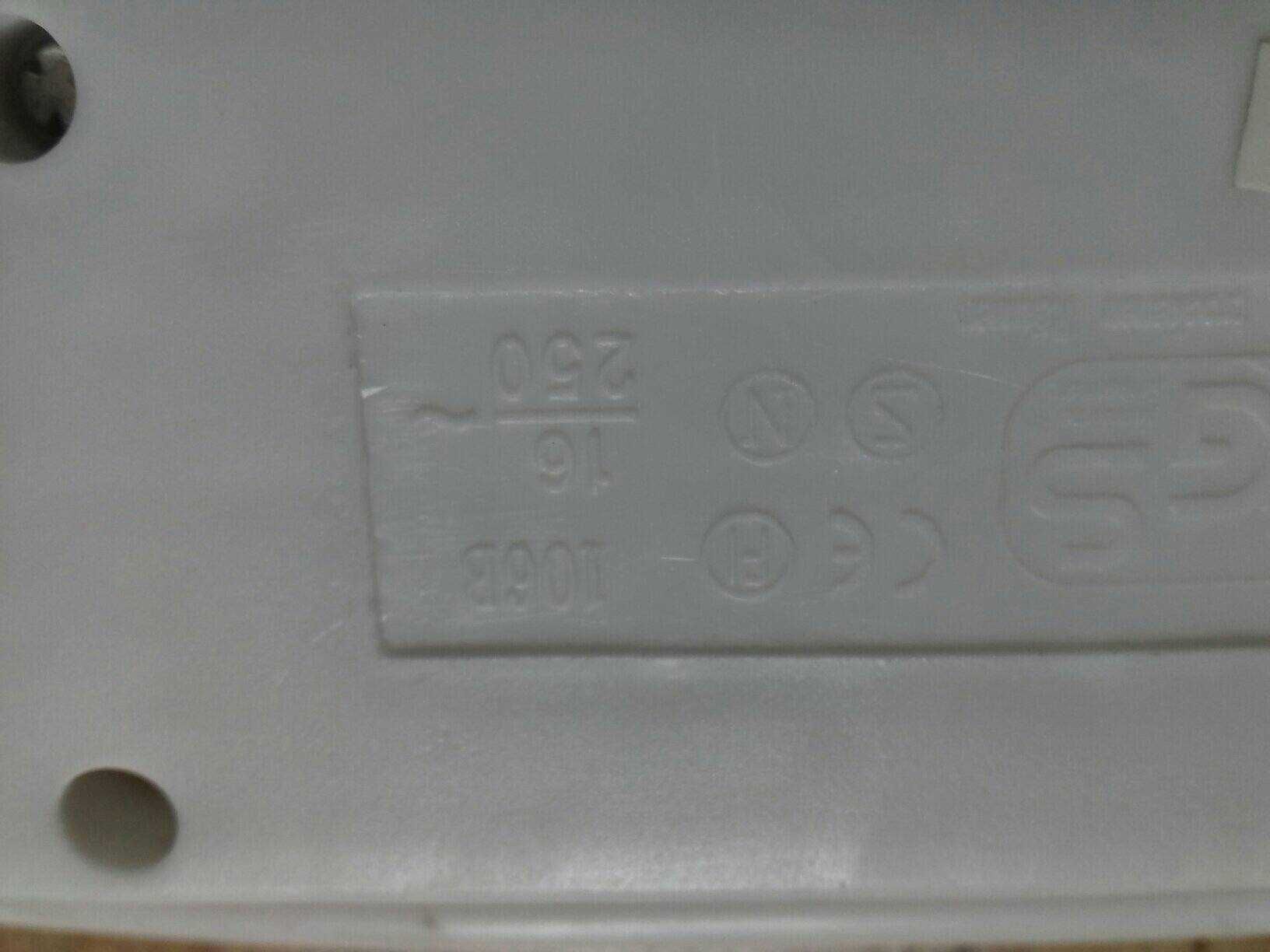 Przedłużacz elektryczny 230V 6 gniazd, 16A, 1,4m,