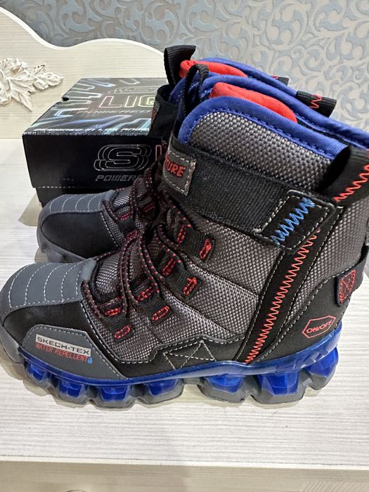 Skechers lights 27,5-37