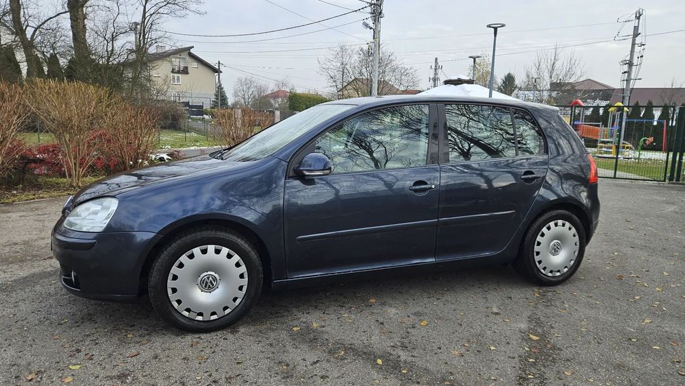 Volkswagen Golf Volkswagen Golf V • 1.6 MPI 102 KM • Comfortline • 2005