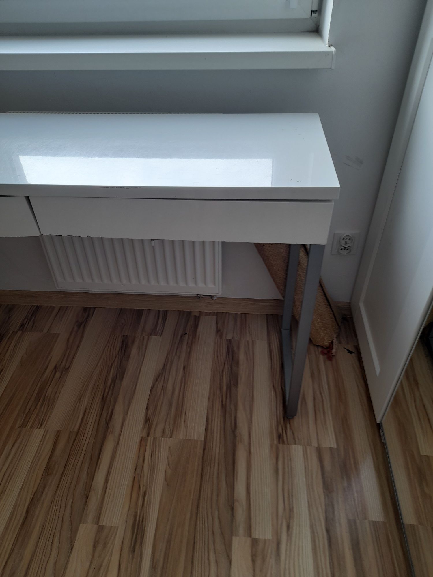 IKEA BESTA BURS Biurko połysk biały 120x40 cm