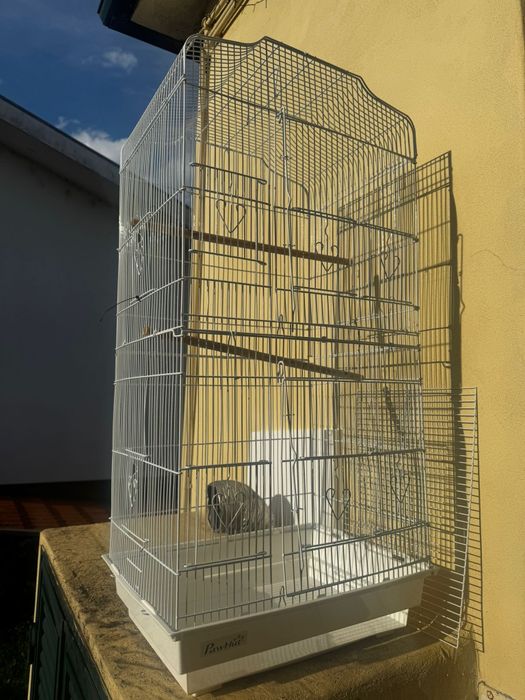 Gaiola grande semi nova.