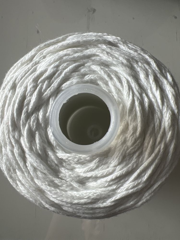 Sznurek nowosolski 2mm biały 0.563kg