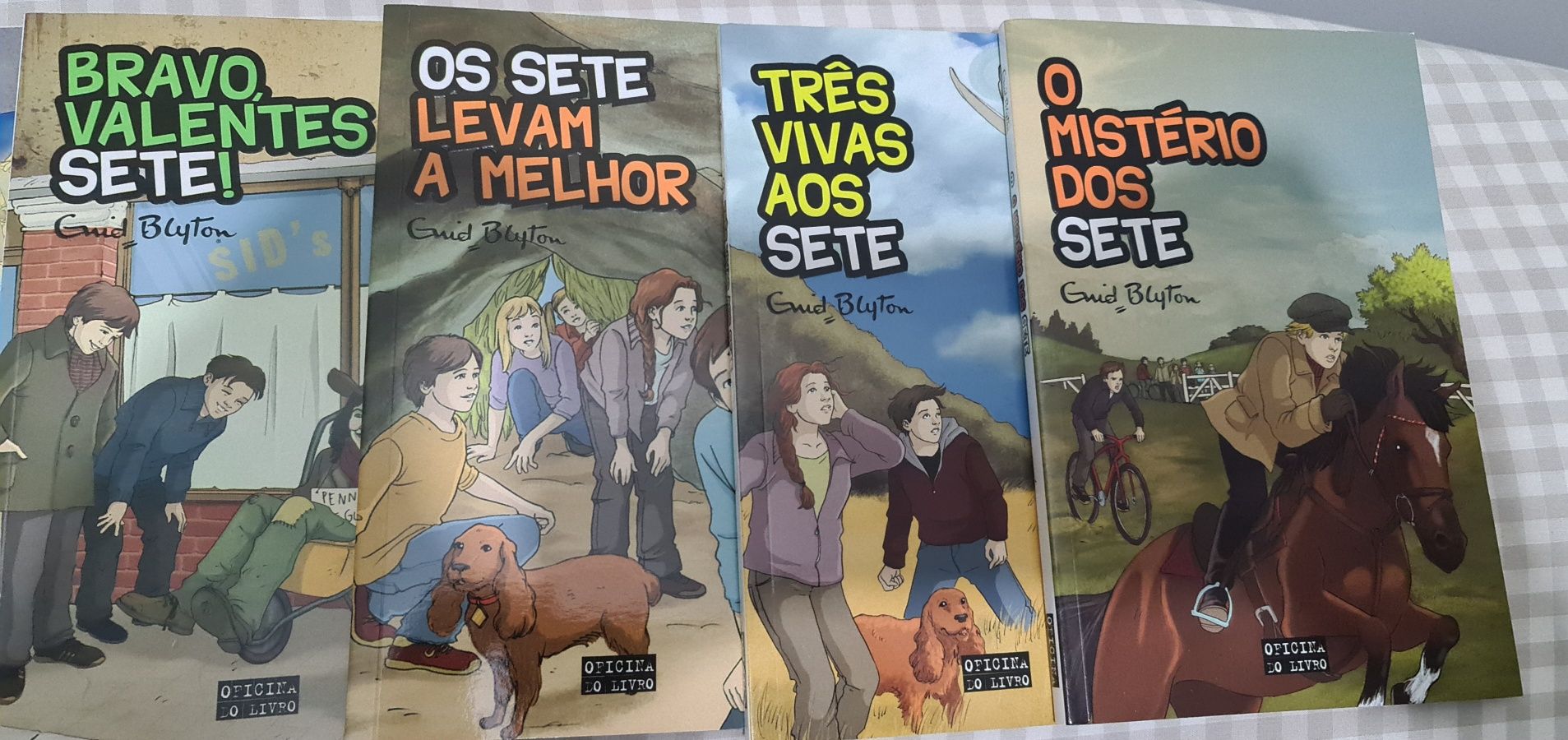 Coleção infantil "Os Sete". Novo