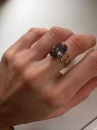 pierścionek z fioletowym kamieniem