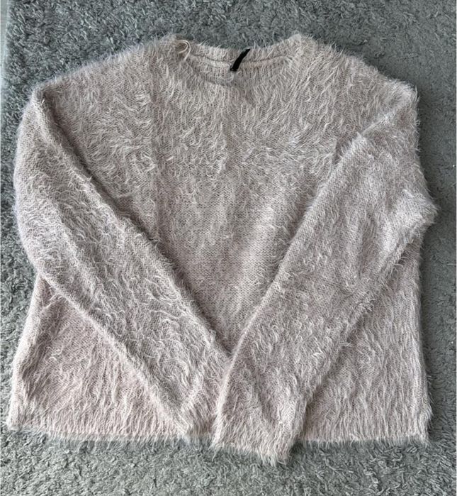 Теплий взязаний білий светр гольф