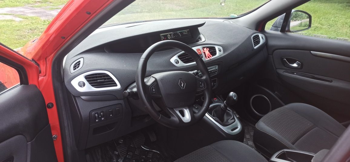 Продам renault scenic 1.5 дизель