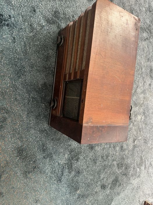 Rádio antigo Philips “jura” -