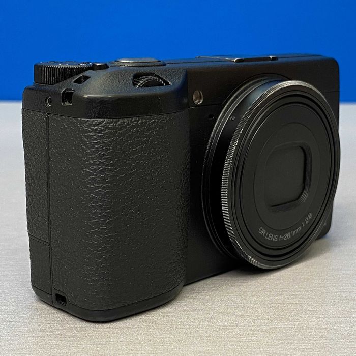 RICOH GR IIIx HDF (24.2MP)