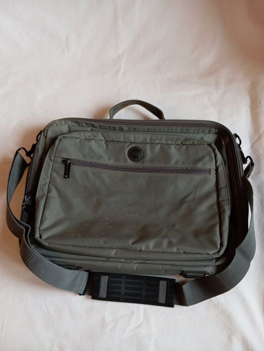 Продам сумку для ноутбука.